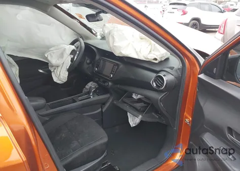 2021 Nissan Kicks Sv Xtronic Cvt из США, поврежденный, VIN 3N1CP5CV7ML566701